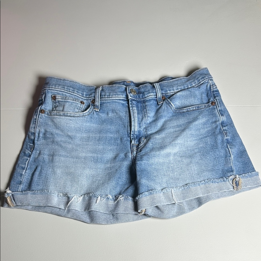 GAP Jean Shorts Women's Size 8 GAP Mid Rise 5" Shorts Medium Indigo Jean Shorts